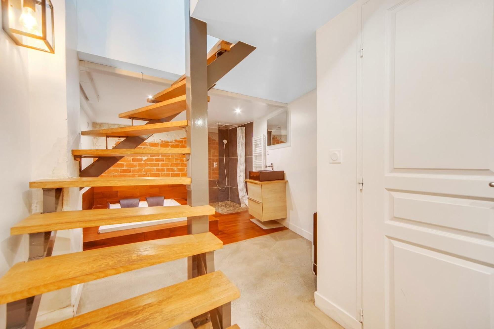 Large Flat Very Close To Montmartre Paris Exterior photo