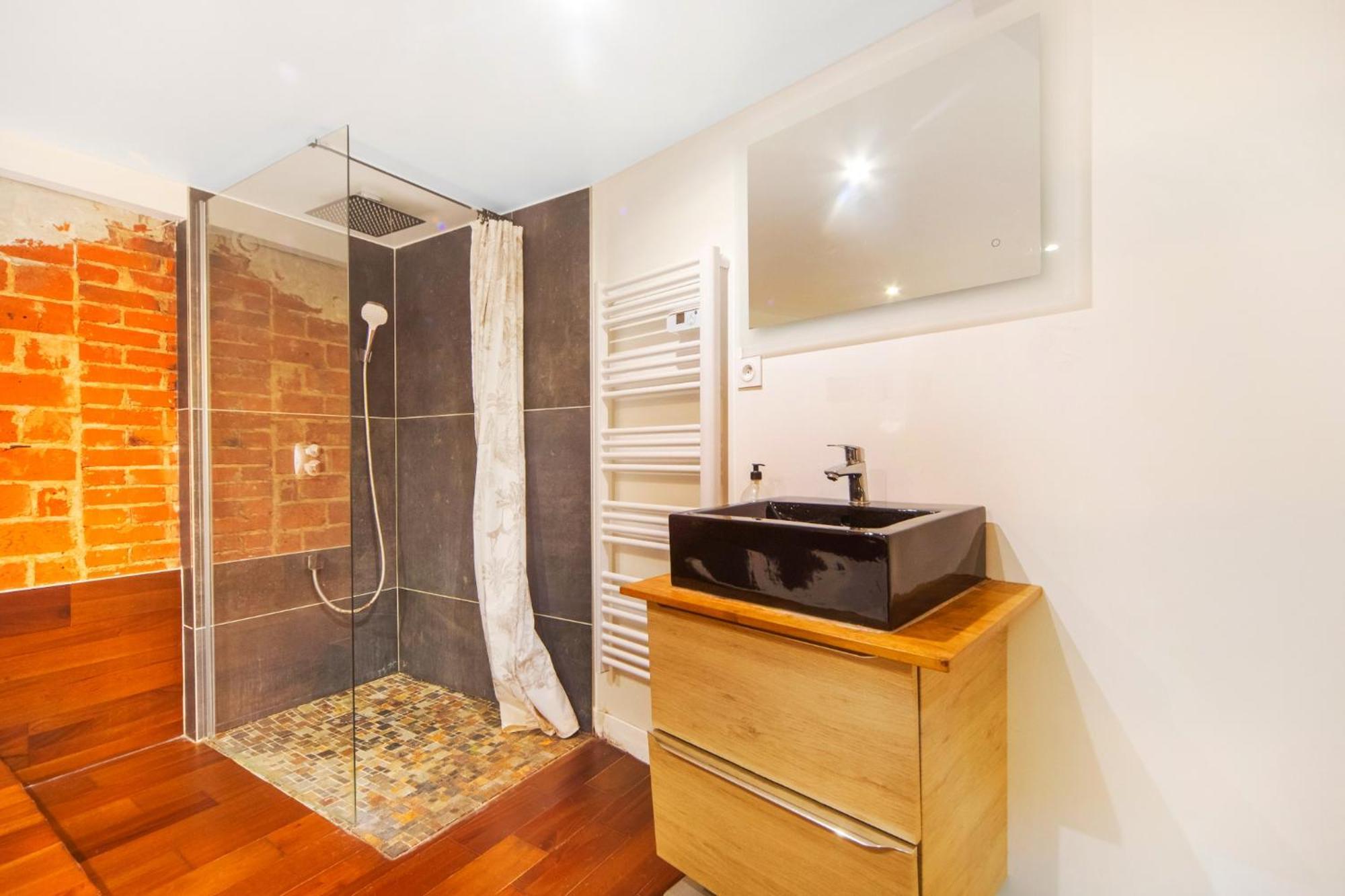 Large Flat Very Close To Montmartre Paris Exterior photo