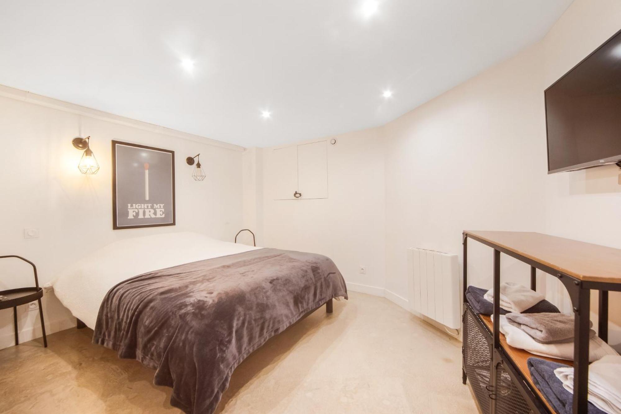 Large Flat Very Close To Montmartre Paris Exterior photo