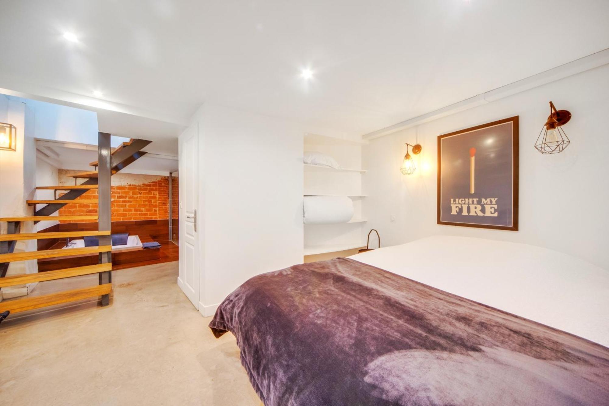 Large Flat Very Close To Montmartre Paris Exterior photo